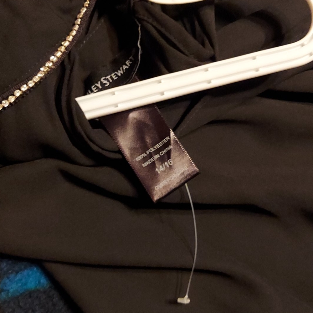 Clothes - Picture 3 of 8
